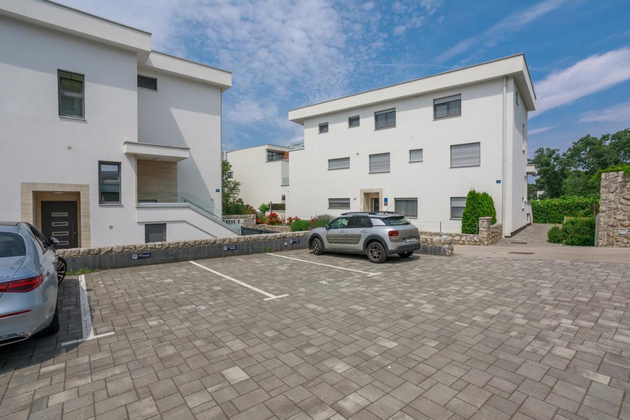 מאלינסקה Apartments Vengust מראה חיצוני תמונה